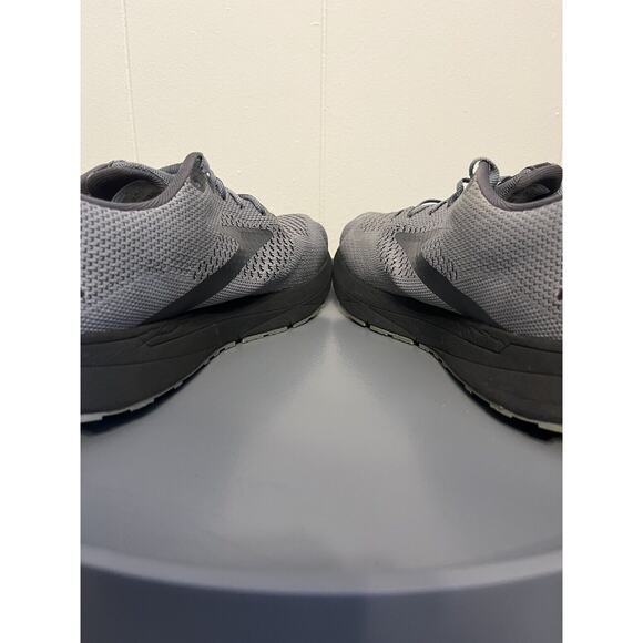 Men’s Size 11.5 - Brooks Revel 4 Grey Black /Pearl Sneaker/ Running Shoe main image 5